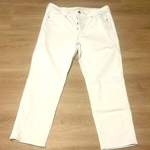 AE white tomgirl jeans